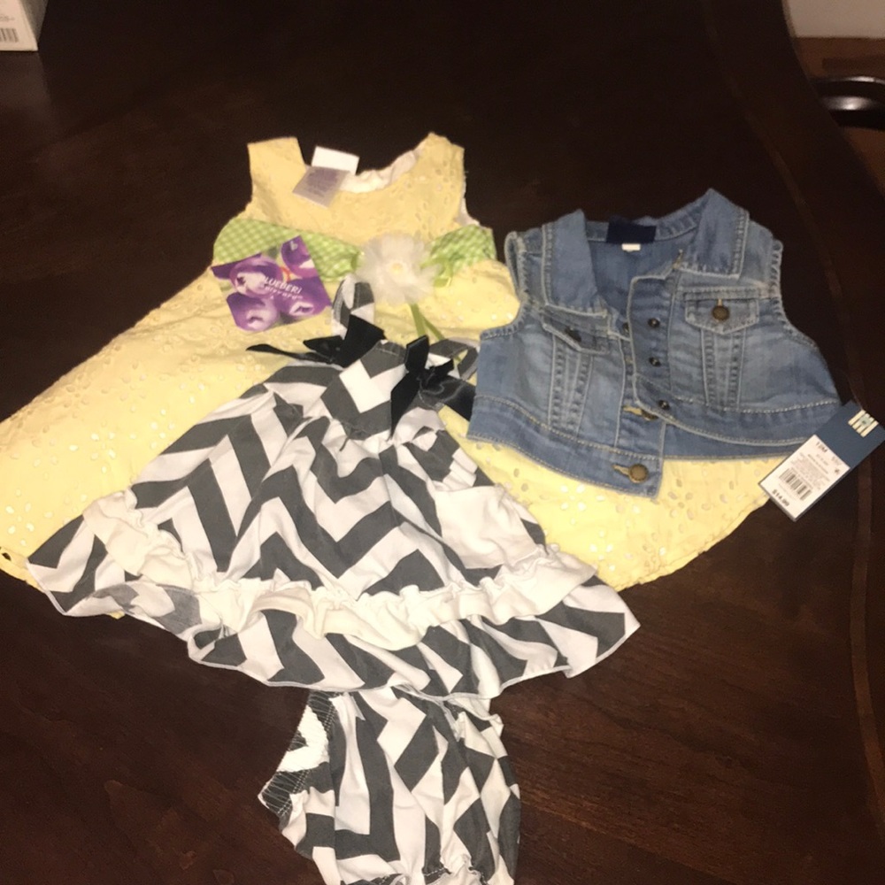 Lot of 3pcs baby girls summer dresses & vest 12mo